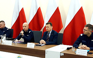 „Na polskich policjantach można polegać”. Szef MSWiA Mariusz Błaszczak na spotkaniu kadry kierowniczej policji w Szczytnie